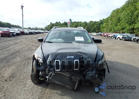 2018 Jeep Cherokee Latitude Plus 4X4 из США, поврежденный, VIN 1C4PJMLXXJD601907